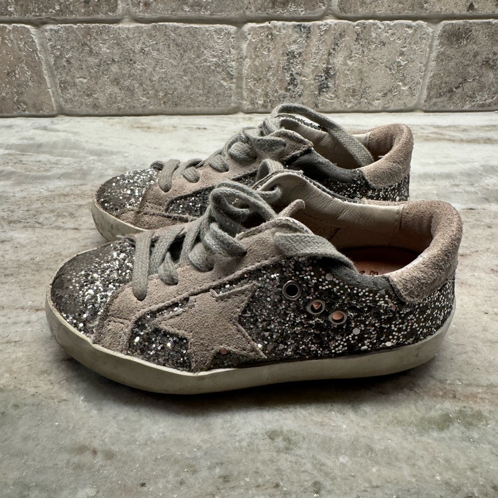 Sparkling old school Golden Goose